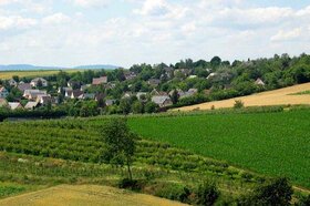 Champs en bordure du village